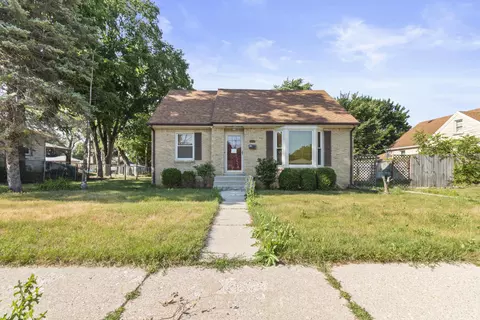 1704 Milwaukee, South Milwaukee, WI 53172