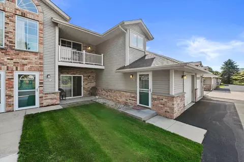702 Shepherds #8, West Bend, WI 53090