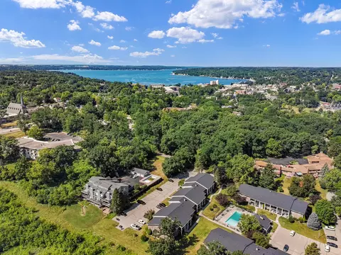 110 Hank Jay #E, Lake Geneva, WI 53147