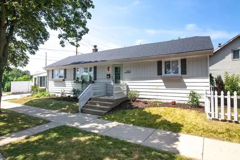 6101 W Fairview, Milwaukee, WI 53213