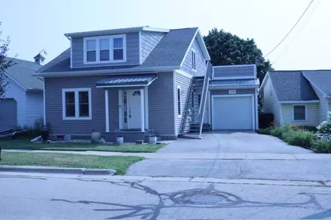 210 N Joliet, Sturgeon Bay, WI 54235