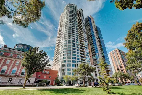 825 N Prospect #901, Milwaukee, WI 53202