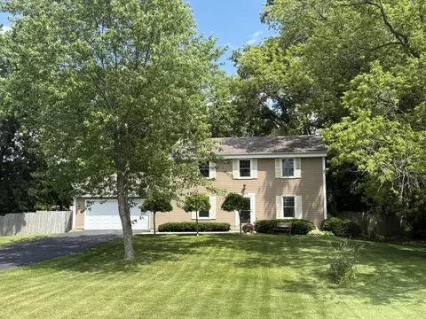 1400 S Ridgeway, New Berlin, WI 53146
