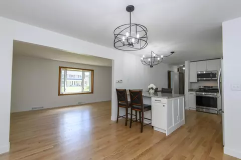 21300 Astolat, Brookfield, WI 53045
