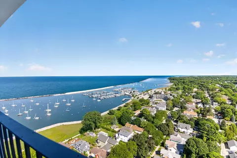 2525 S S Shr #25A, Milwaukee, WI 53207