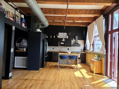 215 W Maple #307, Milwaukee, WI 53204