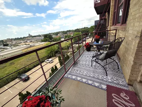 215 W Maple #307, Milwaukee, WI 53204