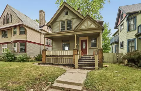 943 N 34th, Milwaukee, WI 53208