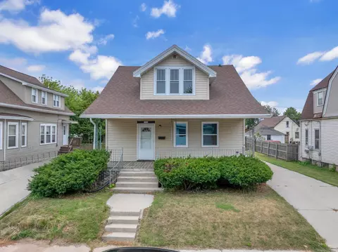 1534 Martin, Sheboygan, WI 53083