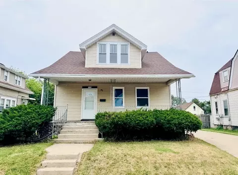 1534 Martin, Sheboygan, WI 53083