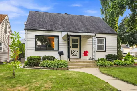 1003 E Morgan, Milwaukee, WI 53207