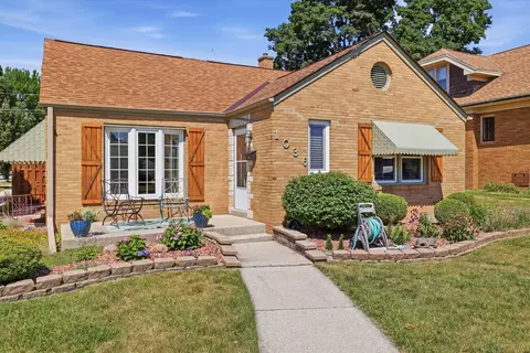 1036 Russet, Racine, WI 53405