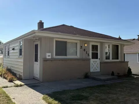 3013 S 95th, West Allis, WI 53227