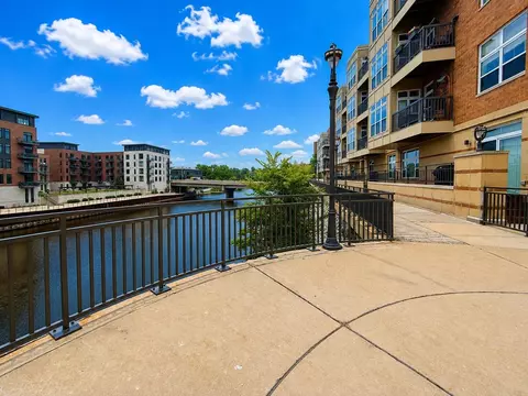 1915 N Water #102, Milwaukee, WI 53202