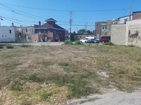 2208 Roosevelt, Kenosha, WI 53143