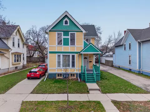 2330 N Palmer, Milwaukee, WI 53212