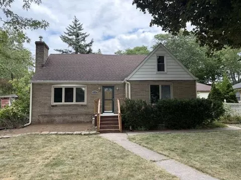 4260 N 93rd, Wauwatosa, WI 53222