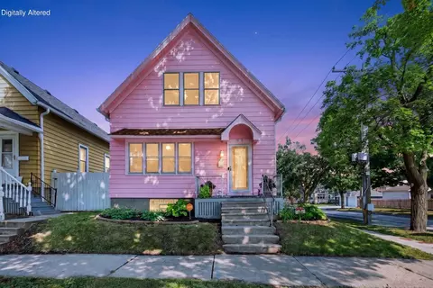 3172 S Griffin, Milwaukee, WI 53207