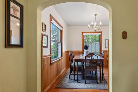 828 N 113th, Wauwatosa, WI 53226