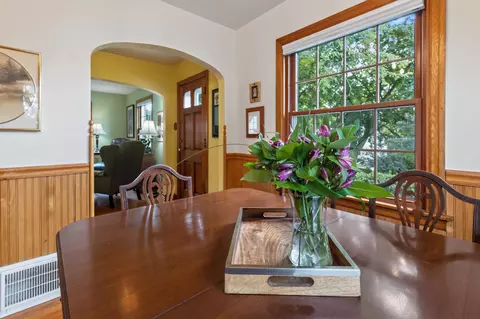 828 N 113th, Wauwatosa, WI 53226