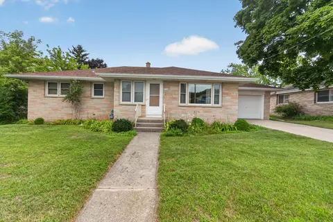 1068 Cedar, West Bend, WI 53095