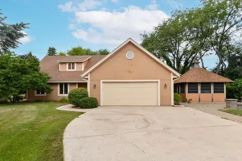 w270n6983 Woodland Oaks, Lisbon, WI 53089