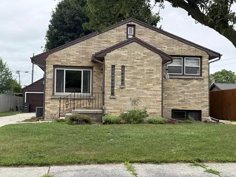 2712 S 10th, Sheboygan, WI 53081