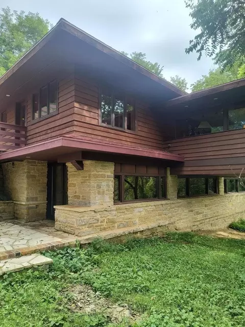 111 Old Darlington, Mineral Point, WI 53565