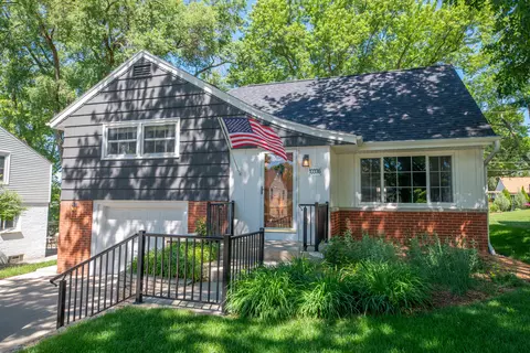 10336 W Park Rdg, Wauwatosa, WI 53222