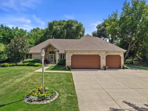 11221 W Drake, Franklin, WI 53132