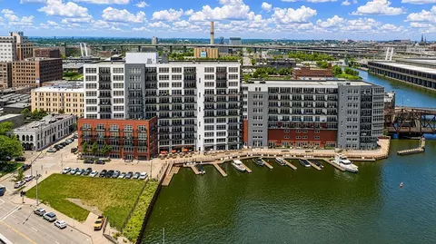 106 W Seeboth #112, Milwaukee, WI 53204