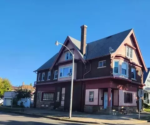 2100 S 28th #2102, Milwaukee, WI 53215