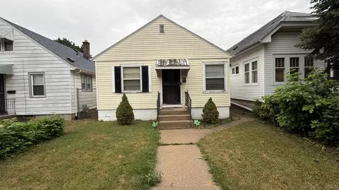 4572 N 37, Milwaukee, WI 53209