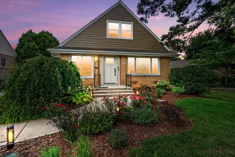 631 N 104th, Wauwatosa, WI 53226