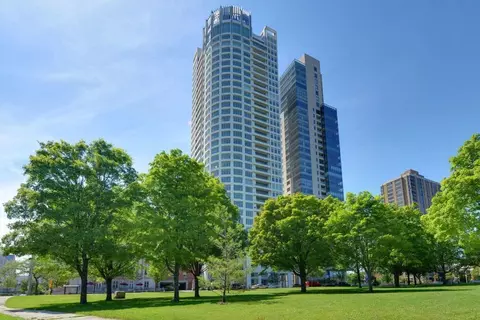825 N Prospect #1702, Milwaukee, WI 53202