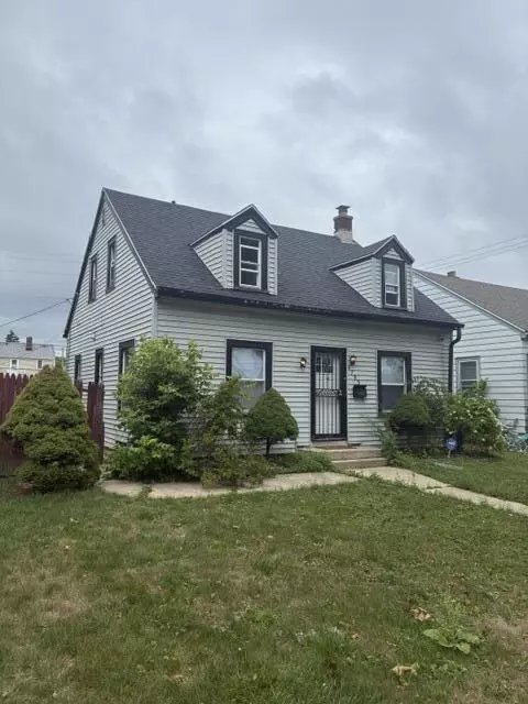4753 N 19, Milwaukee, WI 53209