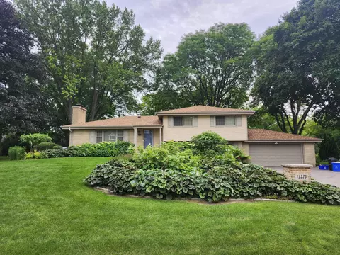 13225 Lee, Elm Grove, WI 53122