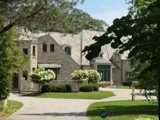 4850 N N Lk, Whitefish Bay, WI 53217
