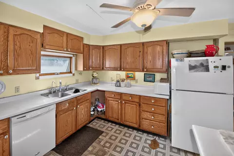 Kitchen - w4815 Bluff Road, Troy, WI 53119 photo 6 of 7