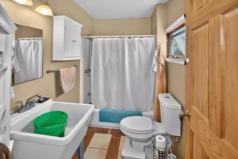 Bath - w4815 Bluff Road, Troy, WI 53119 photo 1 of 1