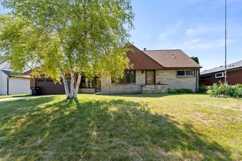 3707 Brooklawn, South Milwaukee, WI 53172