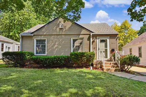 8714 W Hayes, West Allis, WI 53227