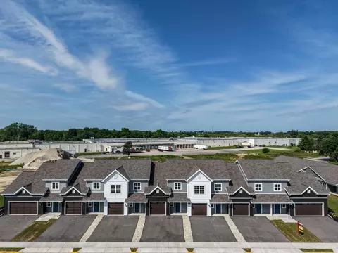 1675 Reigle #5, Kewaskum, WI 53040