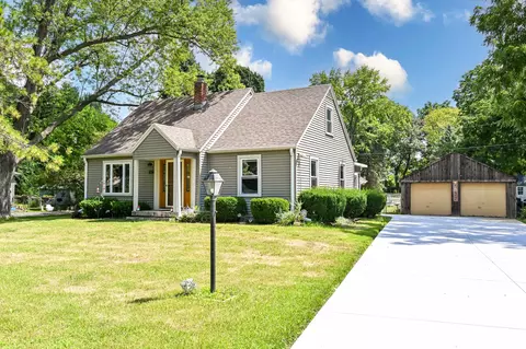136 N 123rd, Wauwatosa, WI 53226
