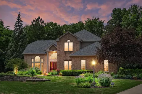 2245 S Foxglove, New Berlin, WI 53151