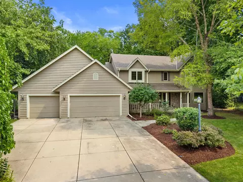 3450 S Sandalwood, New Berlin, WI 53151