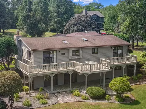 w5300 Briarwood Road, Sugar Creek, WI 53121