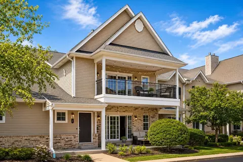 7942 Williamsburg #201, Bristol, WI 53104
