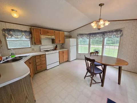 Kitchen - N7029 O-3, Mellen, MI 48837 photo 2 of 2
