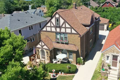 1620 E Olive #1622, Shorewood, WI 53211